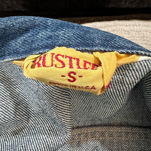 1980s Unique Ladies Denim Jacket with appliqués & metal stars - Picture 9 of 16